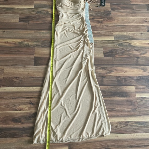 BNWT La Femme one shoulder gown - Picture 6 of 11